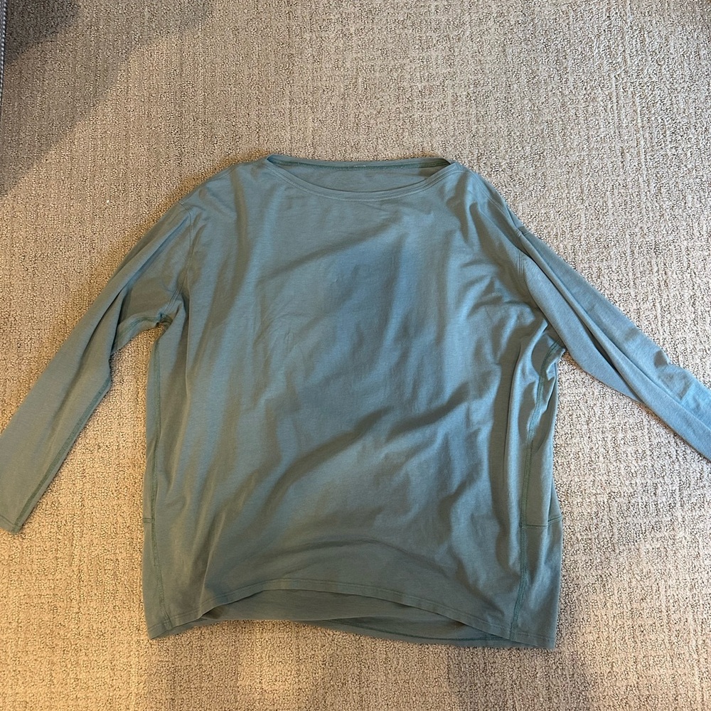 Blue long sleeve Lululemon long sleeve